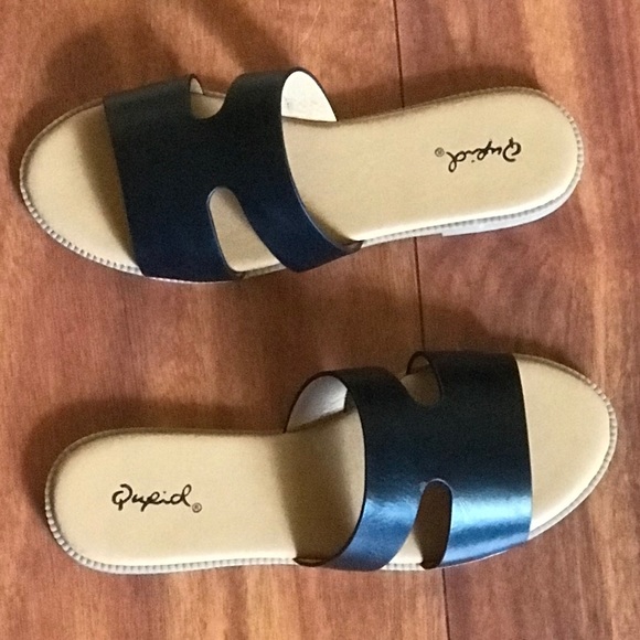 Sandals - Picture 8 of 10